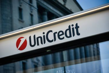 Milan, İtalya - 24 Eylül 2017: Unicredit Bankası Milano