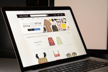 Milan, İtalya - 7 Mayıs 2017: Polywore Web sitesi ana. Bir fa mi