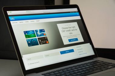 Milan, İtalya - 10 Ağustos 2017: Citibank Bankası web sitesi ana sayfa. 
