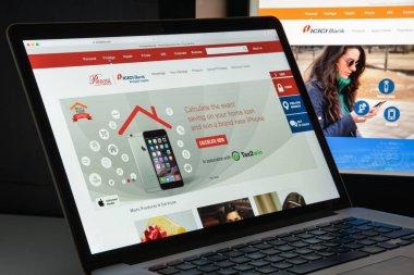 Milan, İtalya - 10 Ağustos 2017: ICICI banka Web sitesi ana. Bu 