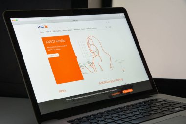 Milan, İtalya - 10 Ağustos 2017: ING grup banka Web sitesi ana sayfa.