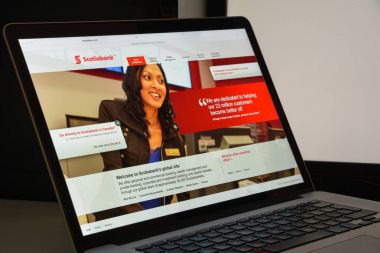 Milan, İtalya - 10 Ağustos 2017: Scotiabank banka Web sitesi ana sayfa