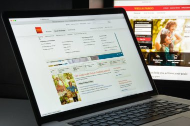 Milan, İtalya - 10 Ağustos 2017: Wells Fargo Web sitesi ana. Bu
