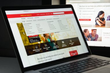 Milan, İtalya - 10 Ağustos 2017: Wells Fargo Web sitesi ana. Bu