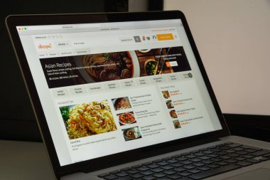 Milan, İtalya - 10 Ağustos 2017: Allrecipes Web sitesi ana. Bu 