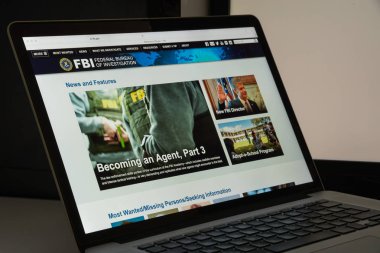 Milan, İtalya - 10 Ağustos 2017: Fbi Web sitesi ana. Bu iç Intelligence ve güvenlik hizmeti, Amerika Birleşik Devletleri ve onun asıl federal yasa ajansı 's. FBI logosu görünür.