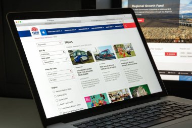 Milan, İtalya - 10 Ağustos 2017: Nsw Web sitesi ana. Bu şey bir