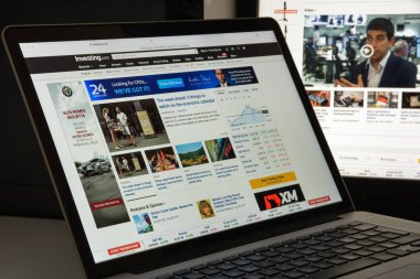 Milan, İtalya - 10 Ağustos 2017: Investing.com Web sitesi ana sayfa. 