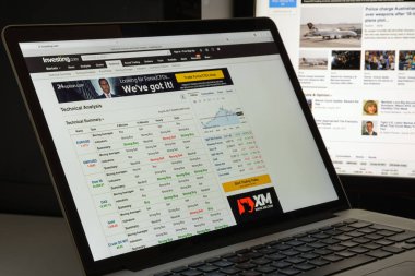 Milan, İtalya - 10 Ağustos 2017: Investing.com Web sitesi ana sayfa. 