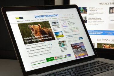 Milan, İtalya - 10 Ağustos 2017: Yatırımcılar Web sitesi ana. Inve