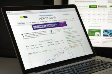 Milan, İtalya - 10 Ağustos 2017: Yatırımcılar Web sitesi ana. Inve