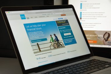 Milan, İtalya - 10 Ağustos 2017: Schwab Web sitesi ana. Schwab