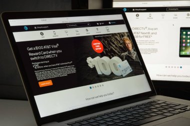 Milan, İtalya - 10 Ağustos 2017: At&T Web sitesi ana. Bu bir 