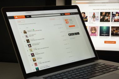 Milan, İtalya - 10 Ağustos 2017: Ses bulut homepage. Bu bir bir