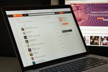Milan, İtalya - 10 Ağustos 2017: Ses bulut homepage. Bu bir bir