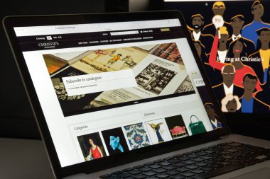 Milan, İtalya - 10 Ağustos 2017: Christies.com Web sitesi ana sayfa. 
