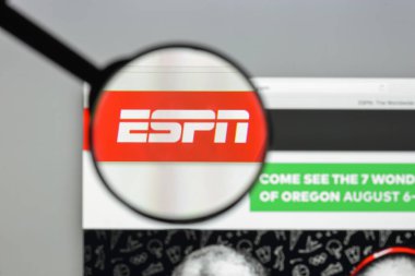 Milan, İtalya - 10 Ağustos 2017: Espn Web sitesi ana. Bu bir ABD merkezli küresel uydu ve kablo spor televizyon kanalıdır. ESPN logosu görünür.