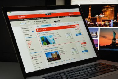 Milan, İtalya - 10 Ağustos 2017: Hotels.com Web sitesi ana. Bu 