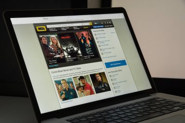 Milan, İtalya - 10 Ağustos 2017: Imbd Web sitesi ana. Bu bir 