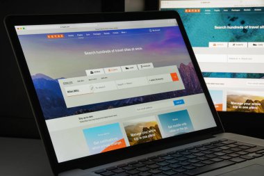 Milan, İtalya - 10 Ağustos 2017: Kayık Web sitesi ana. Bu bir 