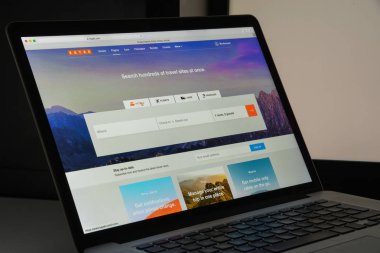 Milan, İtalya - 10 Ağustos 2017: Kayık Web sitesi ana. Bu bir 