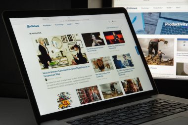 Milan, İtalya - 10 Ağustos 2017: Lifehack Web sitesi ana. Lifeh