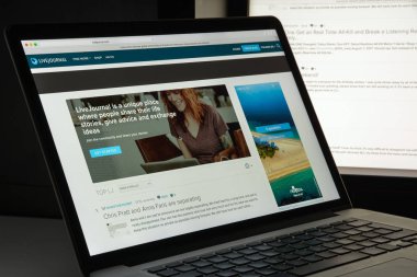 Milan, İtalya - 10 Ağustos 2017: günlük web sitesi ana yaşıyorum. Ben