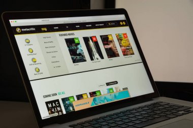 Milan, İtalya - 10 Ağustos 2017: Metacritic Web sitesi ana. Bu 