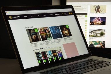 Milan, İtalya - 10 Ağustos 2017: Metacritic Web sitesi ana. Bu 