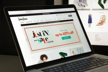 Milan, İtalya - 10 Ağustos 2017: Neiman Marcus Web sitesi ana sayfa. 
