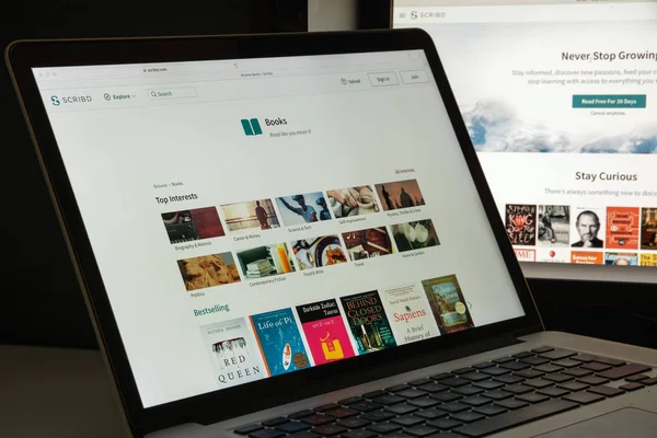 Milán, Italia - 10 de agosto de 2017: Página web de Scribd. Es un... — Foto de Stock