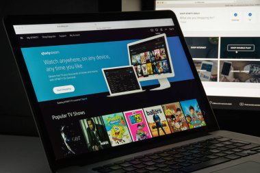 Milan, İtalya - 10 Ağustos 2017: Xfinity Web sitesi ana. Bu 
