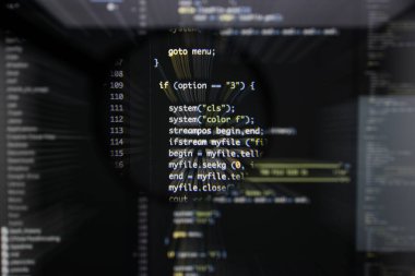 Ekran geliştirmek gerçek c / c ++ kodu. Programlama iş akışı abstrac