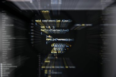 Ekran geliştirmek gerçek c / c ++ kodu. Programlama iş akışı abstrac