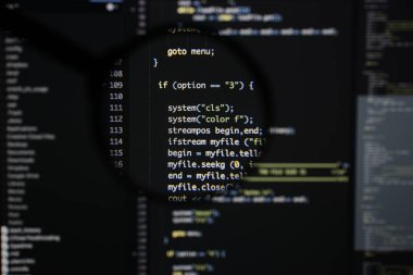 Ekran geliştirmek gerçek c / c ++ kodu. Programlama iş akışı abstrac