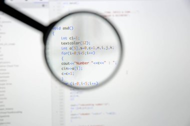 Ekran geliştirmek gerçek c / c ++ kodu. Programlama iş akışı abstrac