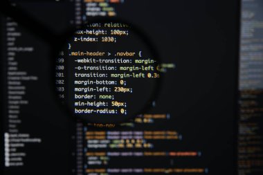 Gerçek css kodu gelişmekte olan ekran. Programlama iş akışı soyut al