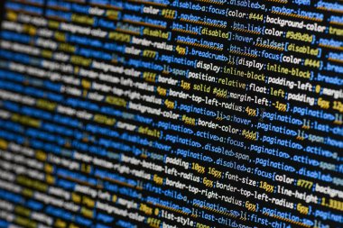Gerçek css kodu gelişmekte olan ekran. Programlama iş akışı soyut al