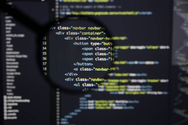 Gerçek Html kodu gelişmekte olan ekran. Programlama iş akışı soyut bir