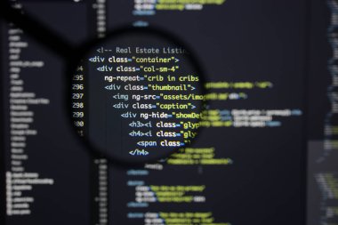 Gerçek Html kodu gelişmekte olan ekran. Programlama iş akışı soyut bir