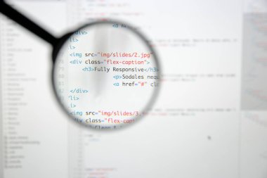 Gerçek Html kodu gelişmekte olan ekran. Programlama iş akışı soyut bir