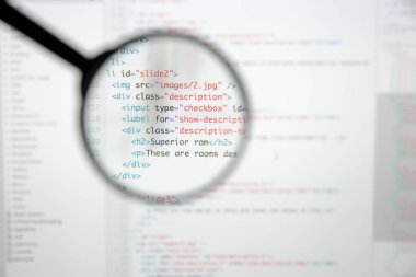 Gerçek Html kodu gelişmekte olan ekran. Programlama iş akışı soyut bir