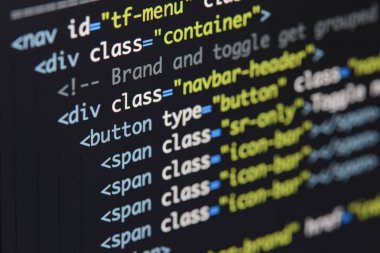 Gerçek Html kodu gelişmekte olan ekran. Programlama iş akışı soyut bir