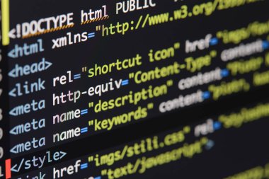 Gerçek Html kodu gelişmekte olan ekran. Programlama iş akışı soyut bir