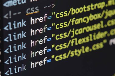 Gerçek Html kodu gelişmekte olan ekran. Programlama iş akışı soyut bir