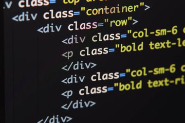 Gerçek Html kodu gelişmekte olan ekran. Programlama iş akışı soyut bir