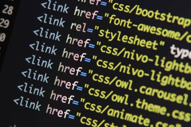 Gerçek Html kodu gelişmekte olan ekran. Programlama iş akışı soyut bir