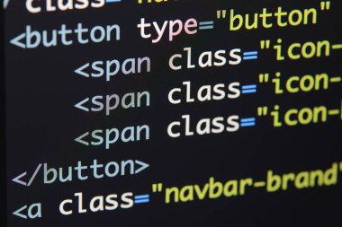 Gerçek Html kodu gelişmekte olan ekran. Programlama iş akışı soyut bir