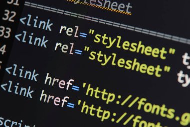 Gerçek Html kodu gelişmekte olan ekran. Programlama iş akışı soyut bir