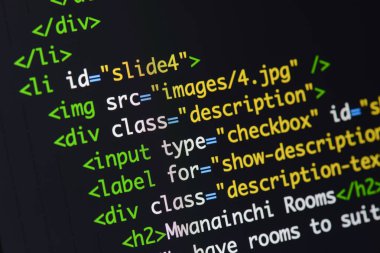 Gerçek Html kodu gelişmekte olan ekran. Programlama iş akışı soyut bir
